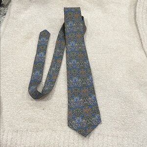 Sophisticated Blue and Orange Patterned Tie from Metropolitan Museum of Art